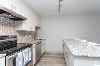2BR, 1BA - 720 SF - North 49 Apartments