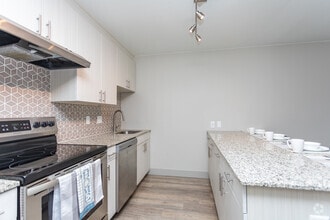 2BR, 1BA - 720 SF - North 49 Apartments