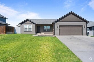 Building Photo - 551 Battery Dr
