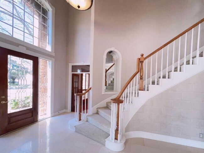 Foto del edificio - 2811 Silent Spring Creek Ct