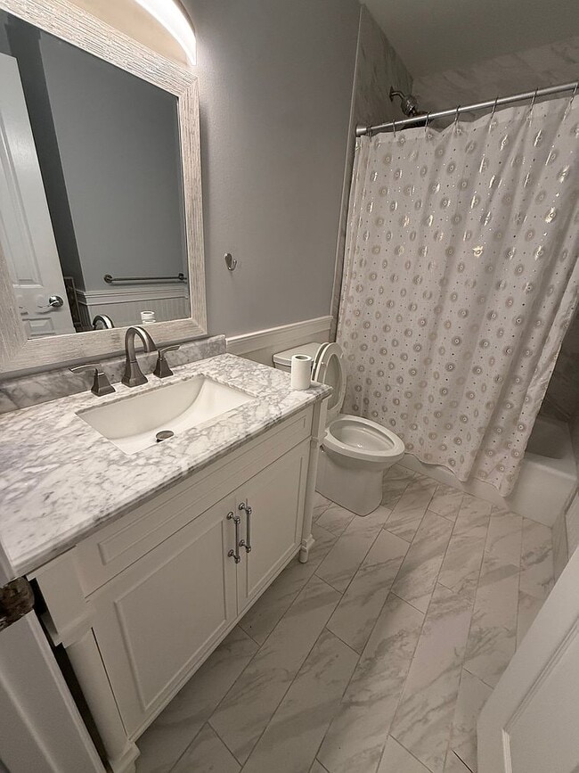 Foto del edificio - 100 N Laelua Pl