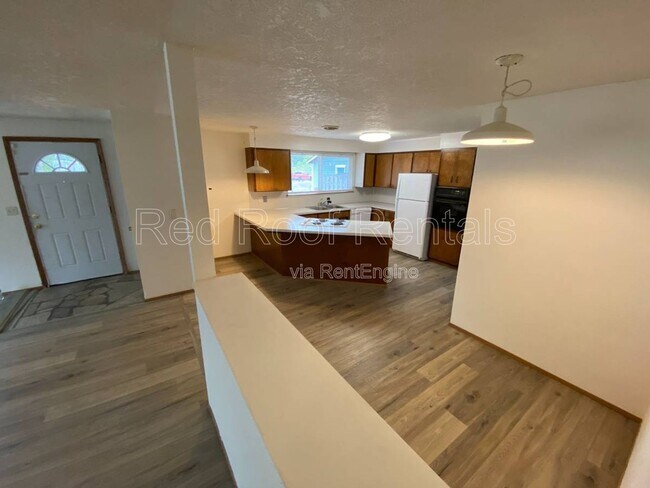Foto del edificio - 1705 166th St S