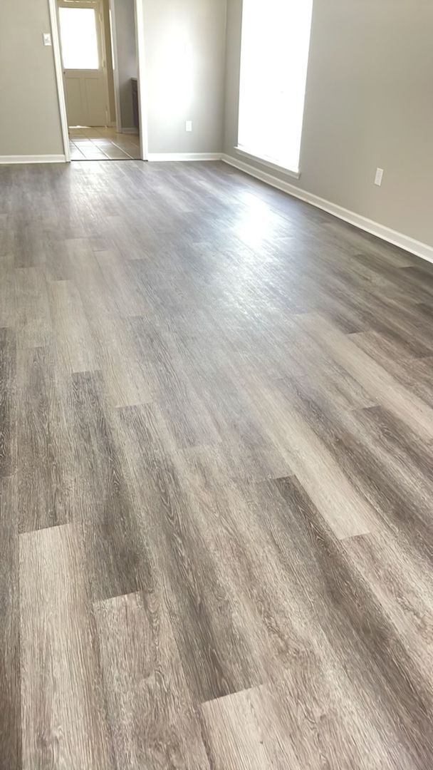 Foto del edificio - 2BR 1 Bath in Central.