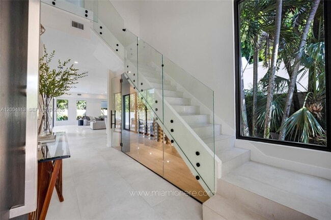 Foto del edificio - 3900 Douglas Rd