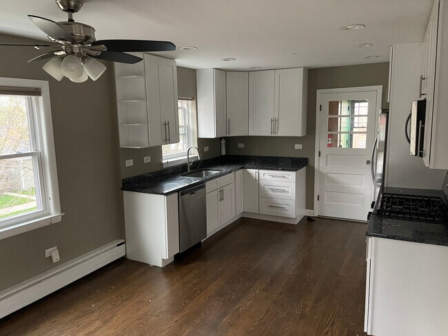Foto del edificio - 5259 N Leamington Ave