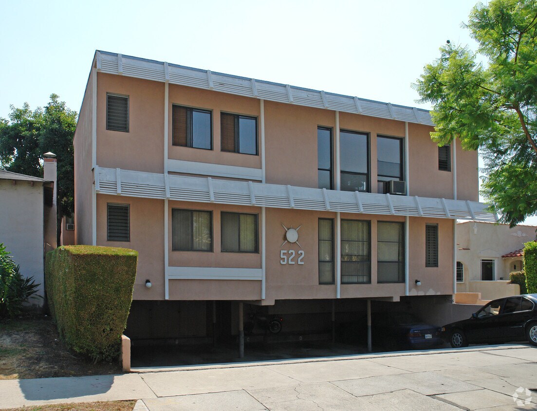 Building Photo - 522 N Flores St