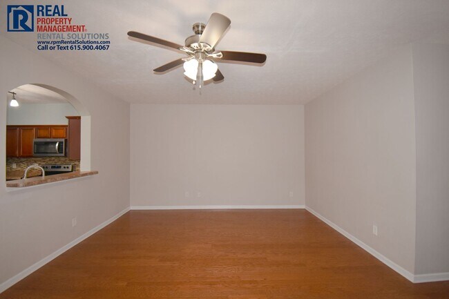 Foto del edificio - Wonderful 3 bedroom townhome! Attached gar...