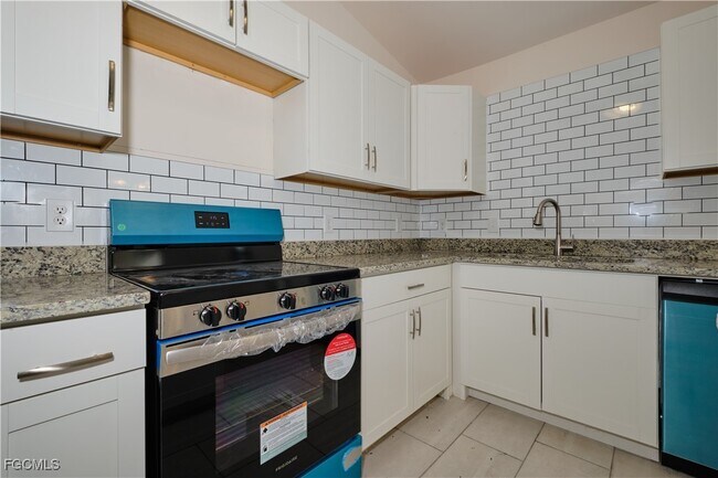Foto del edificio - 402 SE 1st Terrace