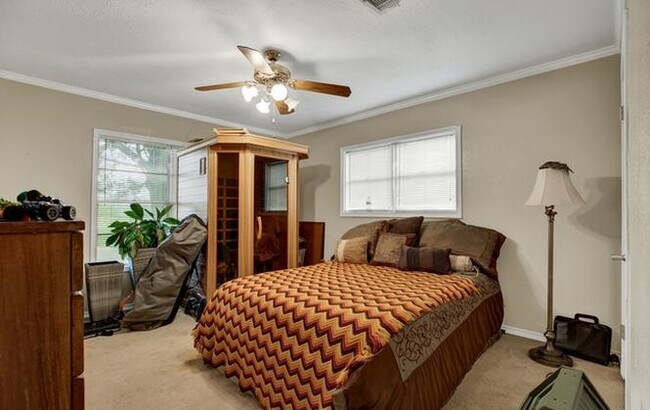 Foto del edificio - 1010 Country Oaks Dr