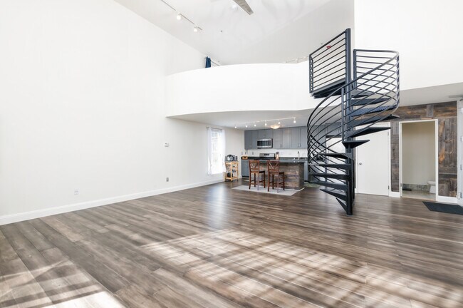 Building Photo - 281 Clara St