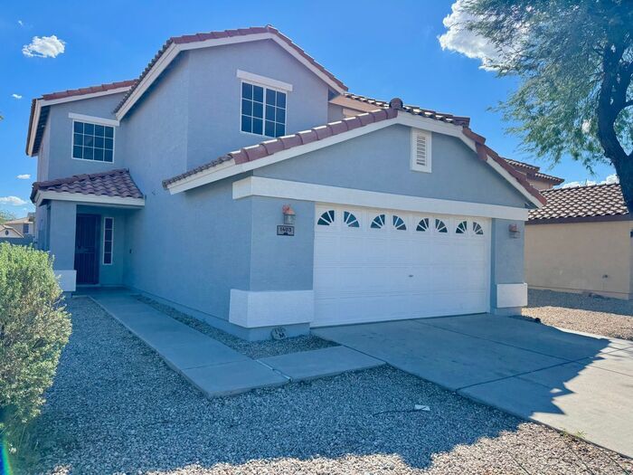 Foto principal - GREAT 4BEDROOM/3BATH HOME WITH ALL THAT YO...