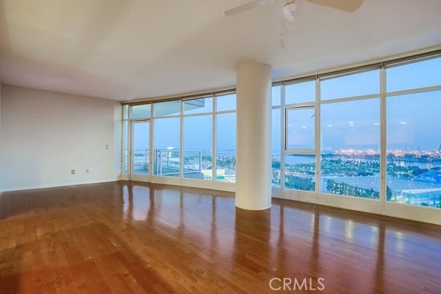 Building Photo - 411 W Seaside Way