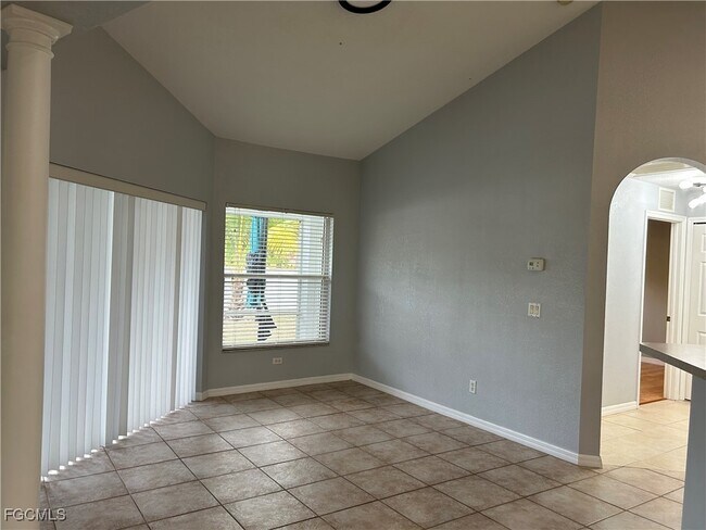 Foto del edificio - 1321 SW 25th St