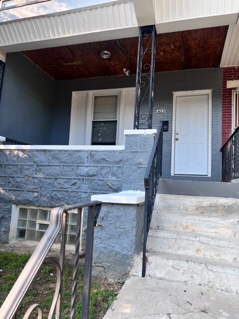 Foto del edificio - 423 W Fisher Ave