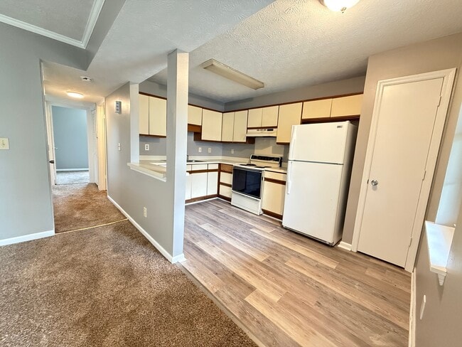 Building Photo - 813 Willow Pointe