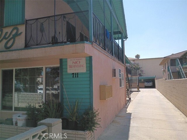 Foto del edificio - 711 N Soldano Ave