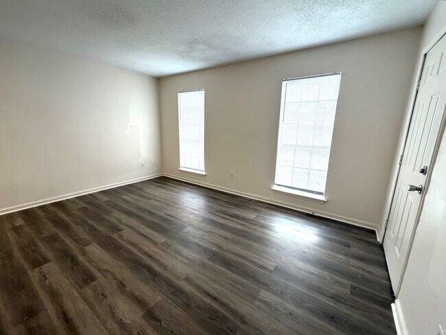 Foto del edificio - 104 Sweetbriar St