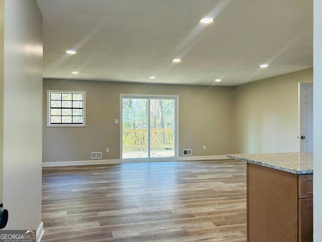 Building Photo - 6165 Radford Dr