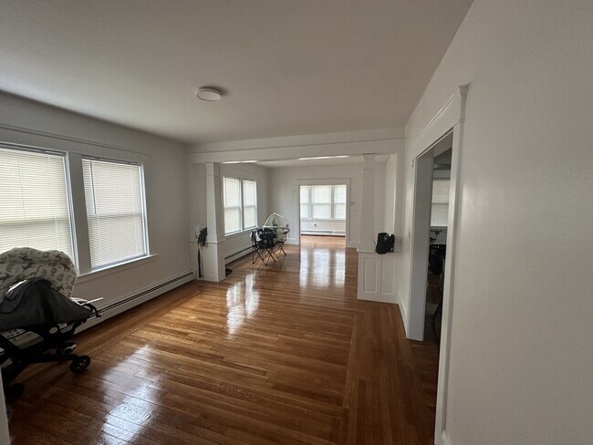 Building Photo - 35 Rowan Street