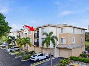 Building Photo - 900 Crestwood Ct S