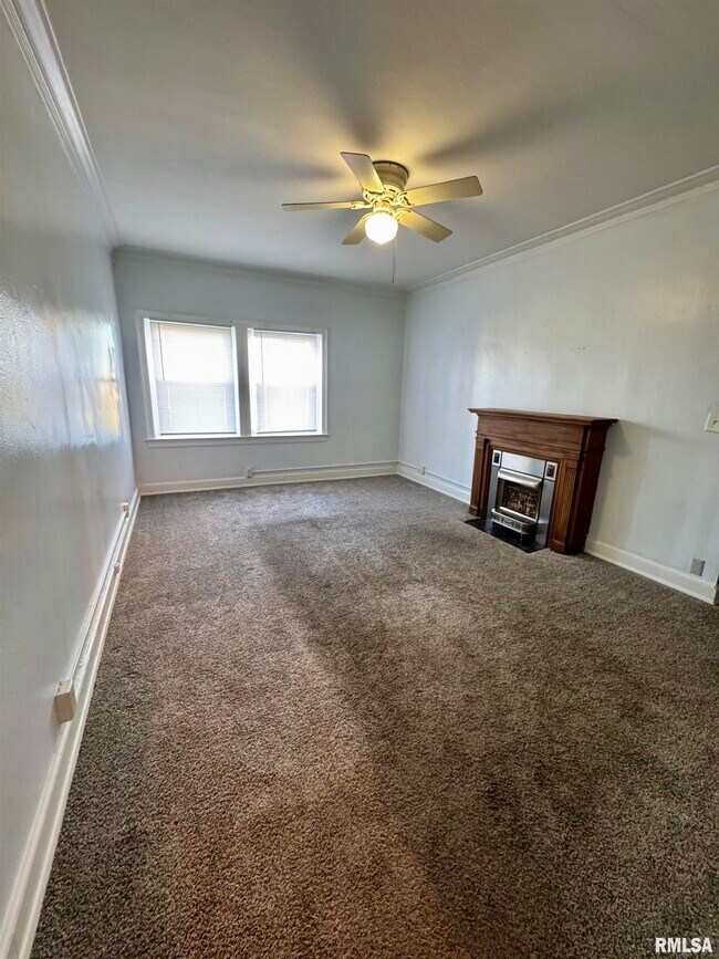 Building Photo - 2028 7th Ave