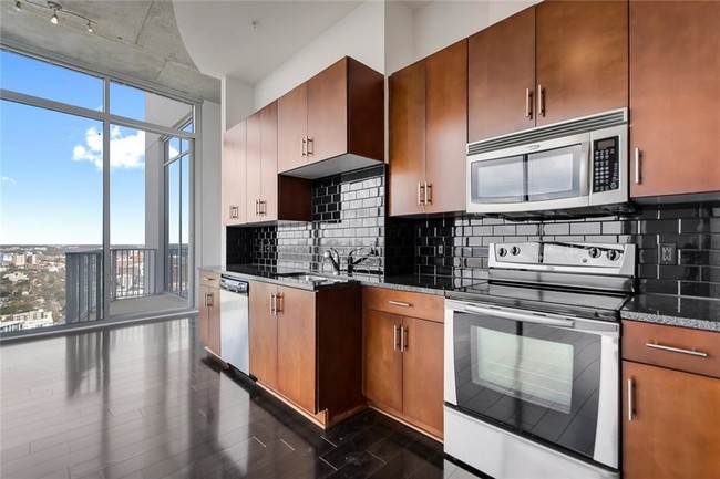 Building Photo - 360 Nueces St