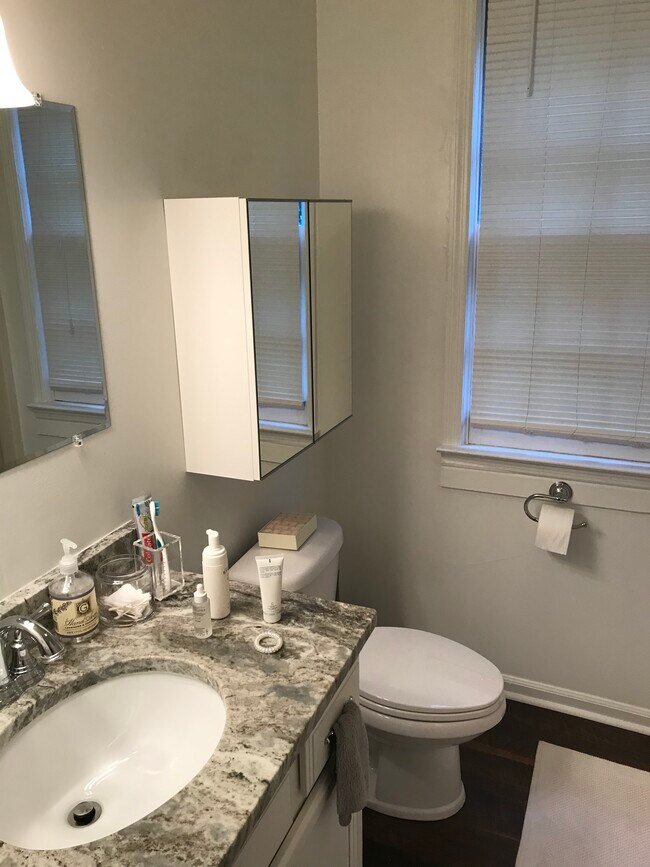 8 Duncan St, Charleston, SC 29403 Townhome Rentals in Charleston SC