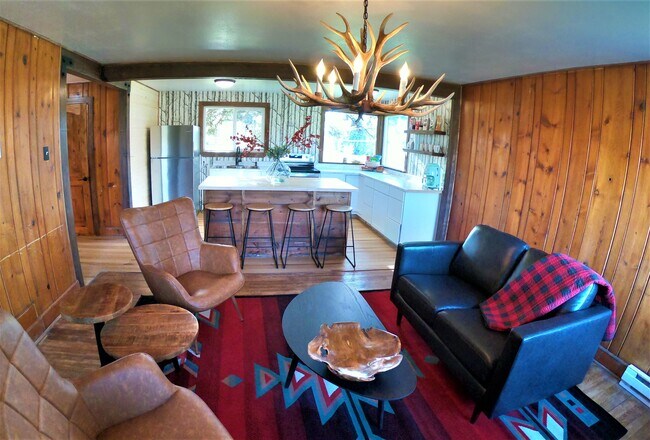 Foto del edificio - 1610 Hillcrest Dr