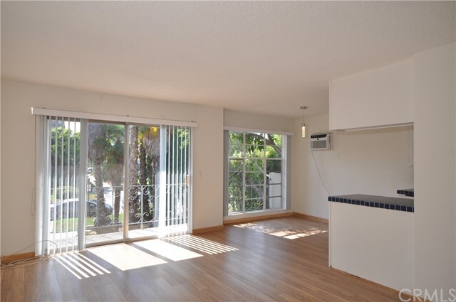 Foto del edificio - 845 S Windsor Blvd