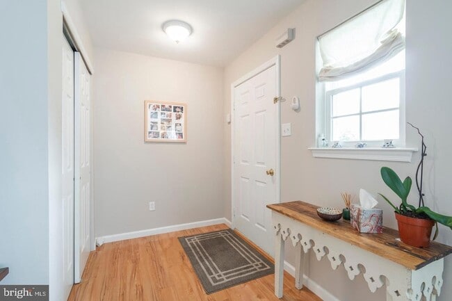 Building Photo - 5404 Drawbridge Ct