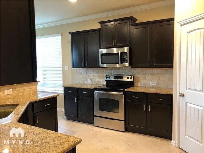 Foto del edificio - 5813 Valley Haven Way