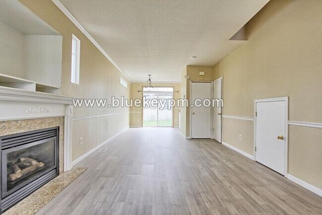 Building Photo - 3 Bed, 2.5 Baths Home Near Fisher's Landin...
