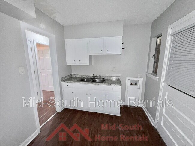Foto del edificio - 2050 Sharon Ln