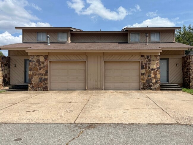 Photo - 6000 W Hefner Rd House