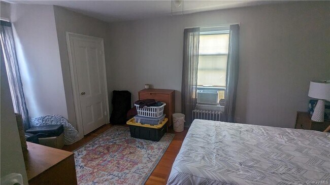 Building Photo - 14 Bridge St