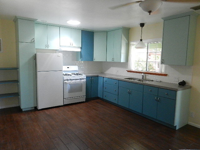 Foto del edificio - 10415 Glory Ave