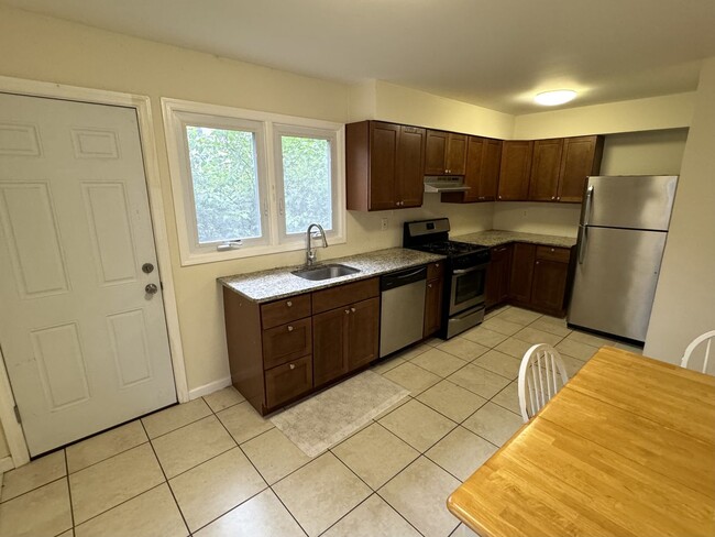 Foto del edificio - 3 bedrooms, 2.5 bathrooms