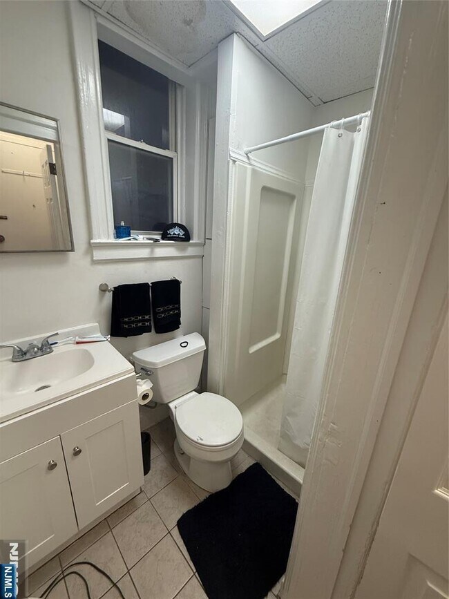 Foto del edificio - 322 Anderson Ave