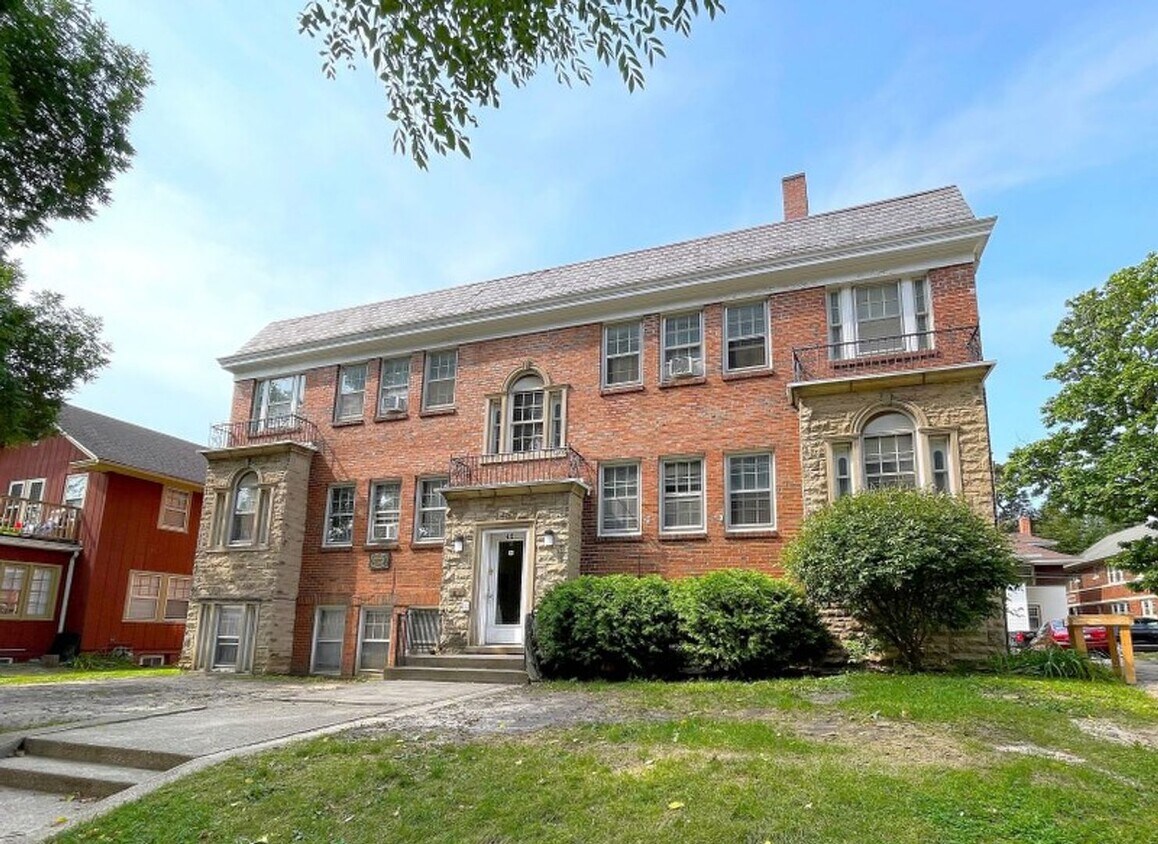 Primary Photo - 46 N Breese Terrace