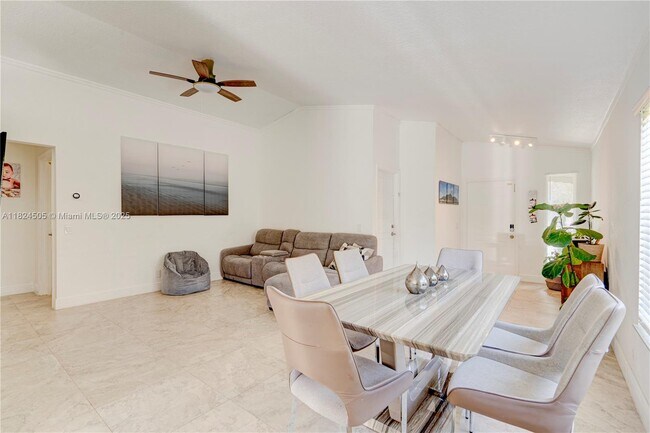 Building Photo - 1482 Canary Island Dr