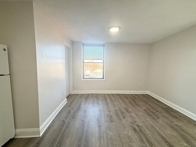 Building Photo - 94 Eastern Ave