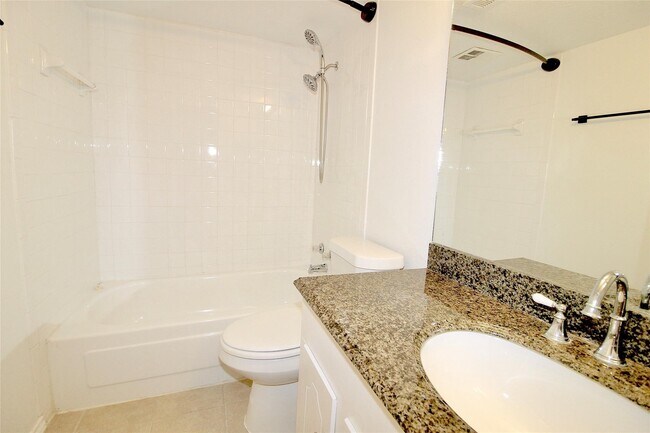 Foto del edificio - 2121 Fountain View Dr