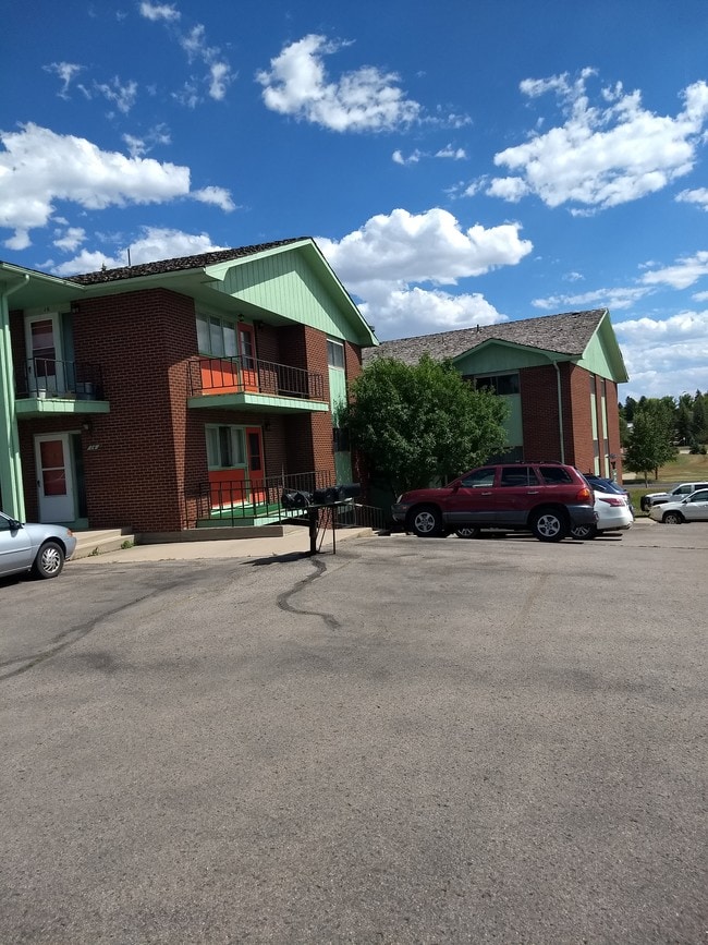 Sherman Hill Apts - 875 N 15th St