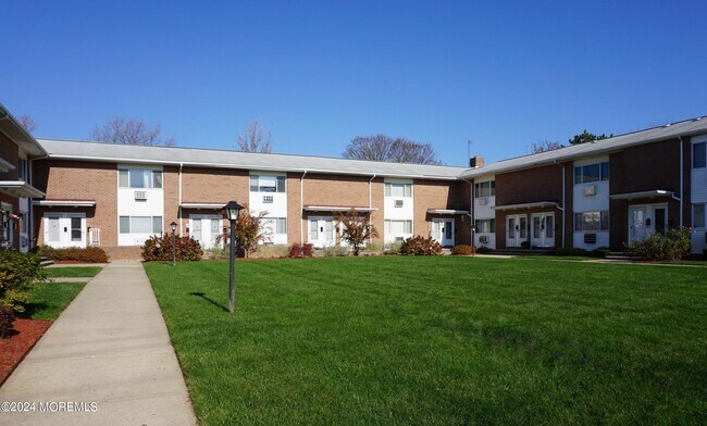 Foto del edificio - 35 Sternberger Ave