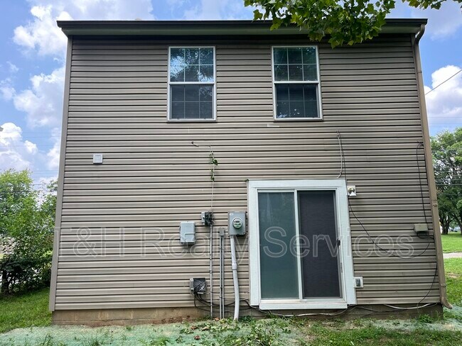 Building Photo - 1325 Charles St