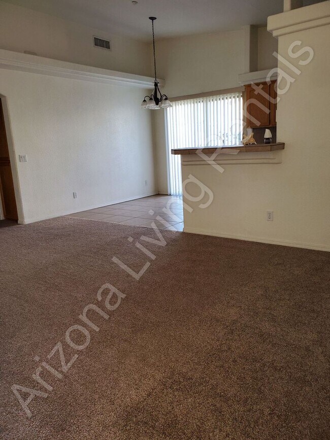 Building Photo - 3005 Palisades Dr
