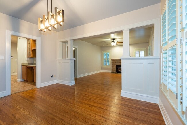 Foto del edificio - Beautiful 2 bed/2 bath House by Cherry Str...
