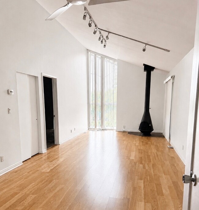 Building Photo - 251 S 700 E