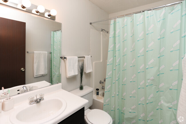 2HAB, 1,5BA - 990 ft² - Stone Grove Apartments