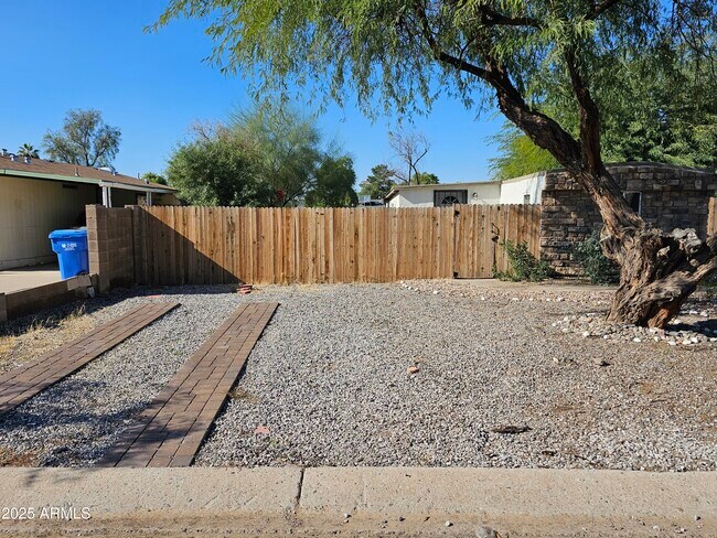 Foto del edificio - 18436 N 1st St